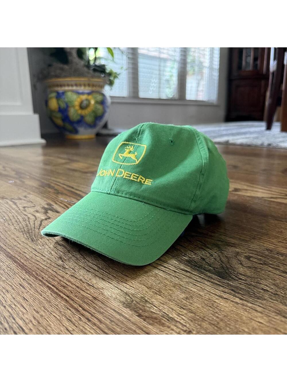 🚜💚 Classic John Deere Embroidered Hat